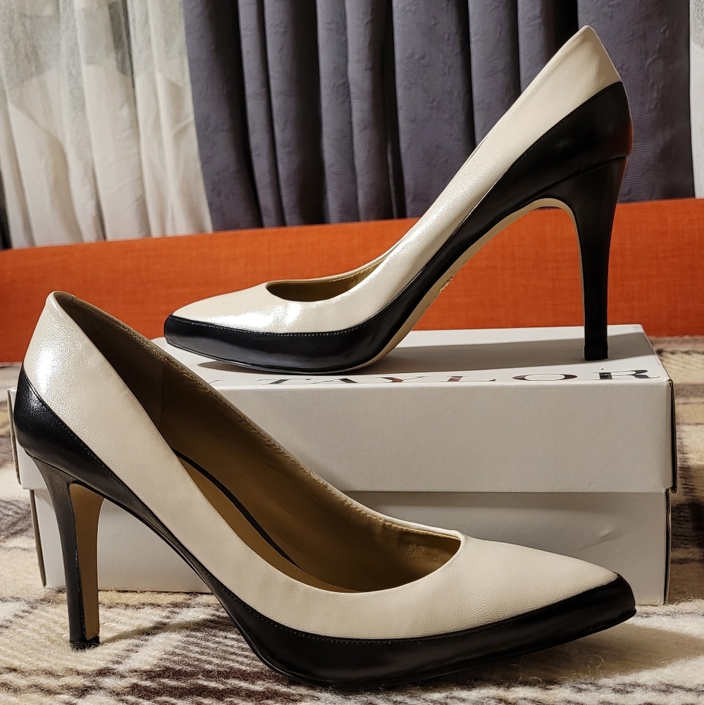 Ann Taylor Two-toned Leather High Heels Pumps, size 8.5